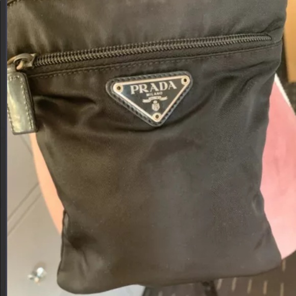 🚨SOLD🚨Prada, Re-Nylon, Messenger Bag - Authentic - Picture 2 of 3